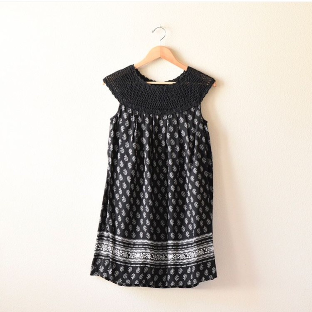 Anthropologie black and white print crochet dress
